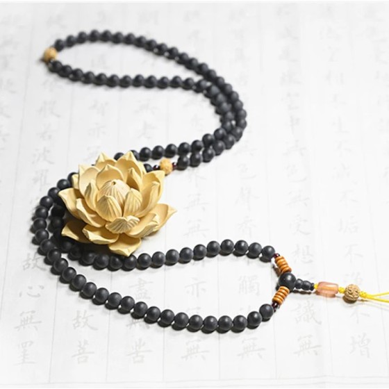 Tibetan-Style Healing Bracelet – Made of Buddha Stone, Cypress Bodhi Seeds & Red Agate